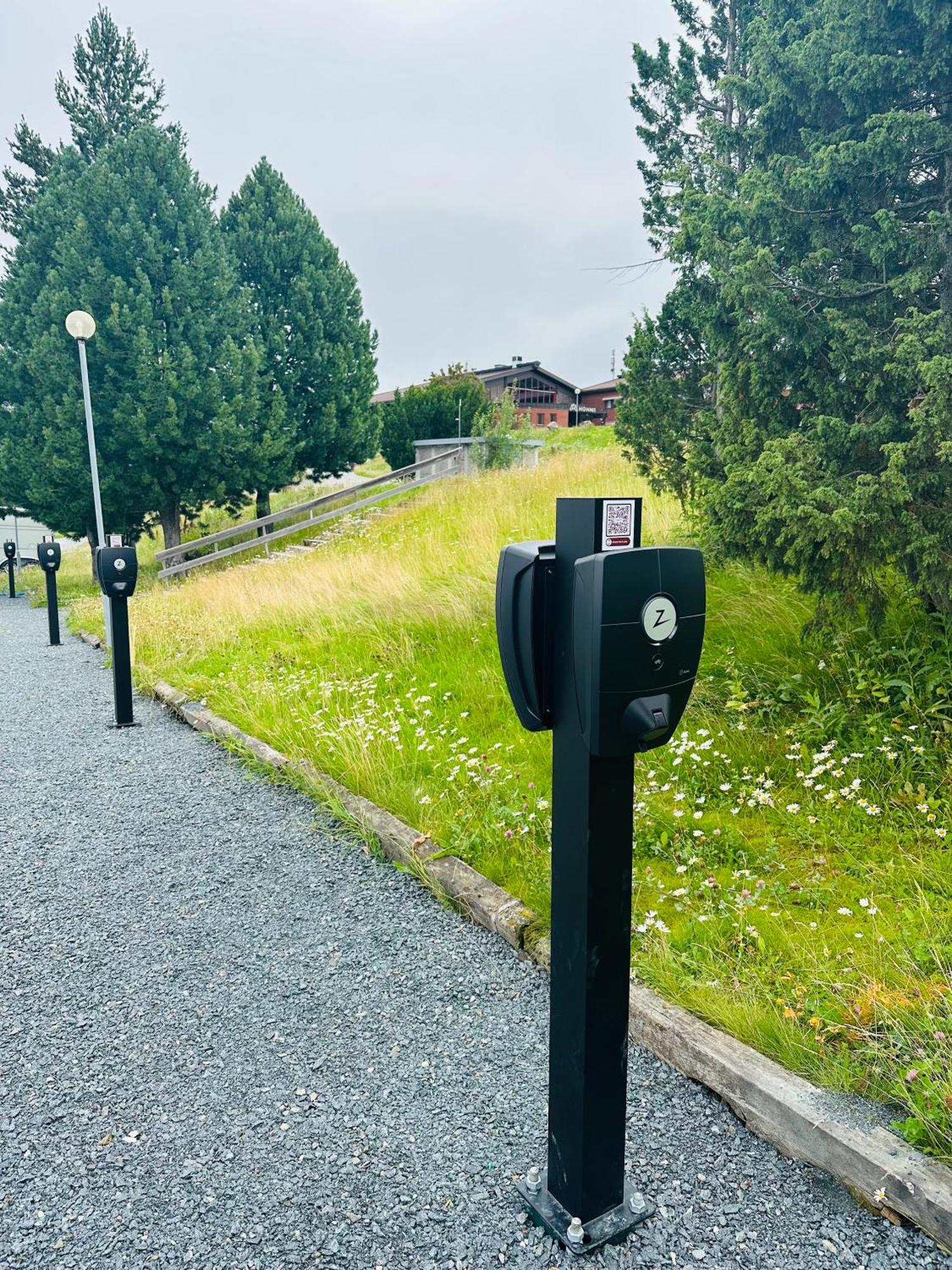 Honne Hotell Biri Exteriér fotografie